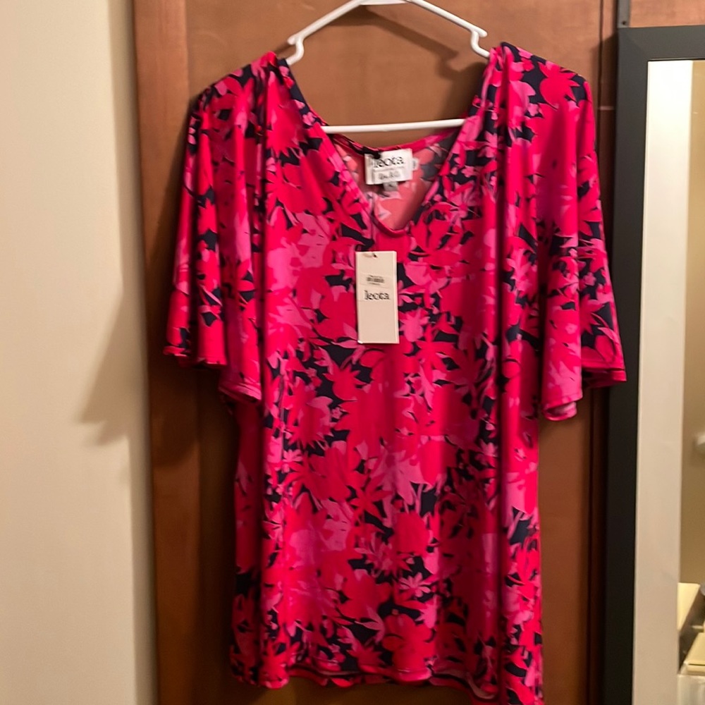 Leota short sleeve floral top by Dia and Co size 1x